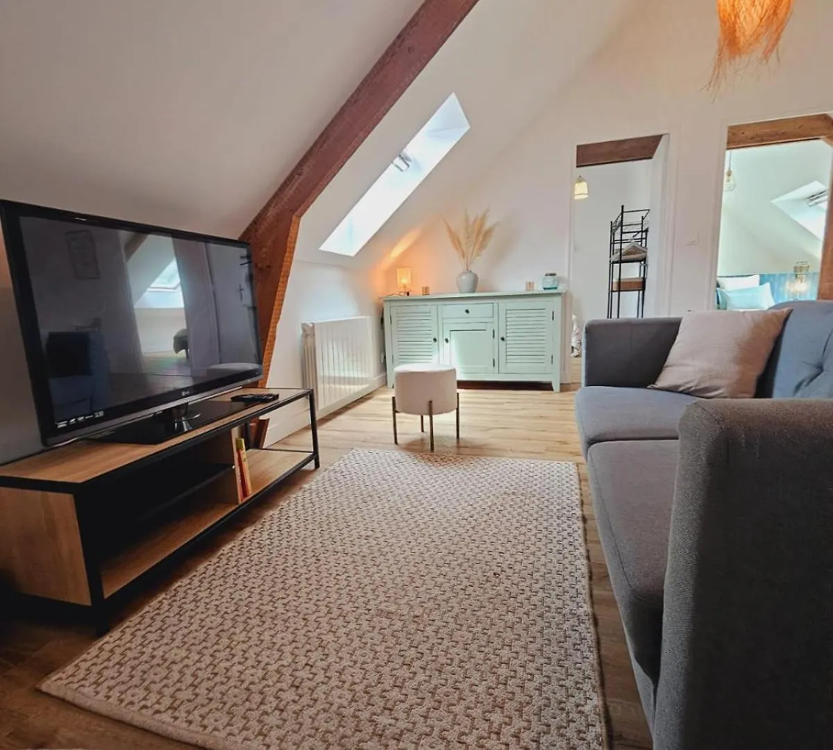 Appartement Vanille Понтиви 0*,  Франция